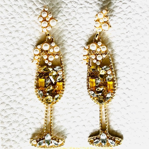 NWT Champagne Themed Pearl & Glass Statement Earrings - Picture 3 of 4